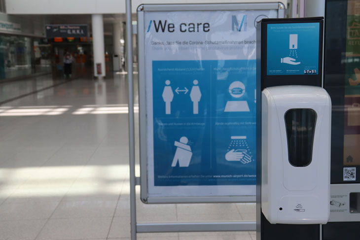 Hygieneregelsn werden auf dem Flughafen natürlich eingehalten (©Foto.  Martin Schmitz)